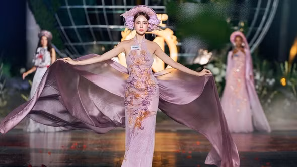 [GALLERY] Thí sinh Miss World 2026 hóa nàng thơ trên sàn diễn bên biển 