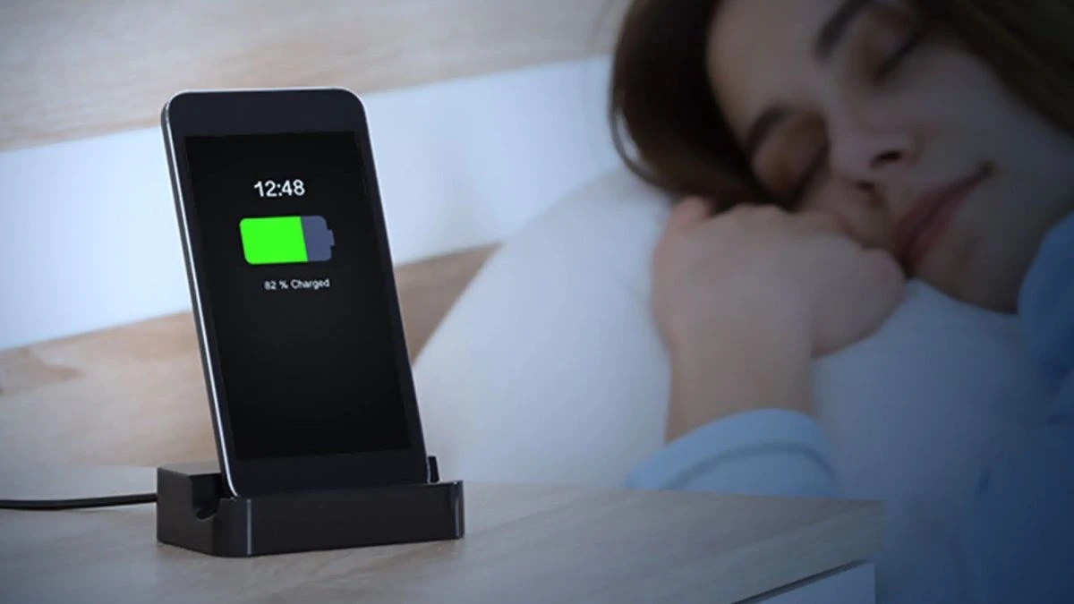 Apple cảnh báo thói quen sạc iPhone dễ gây nguy hiểm