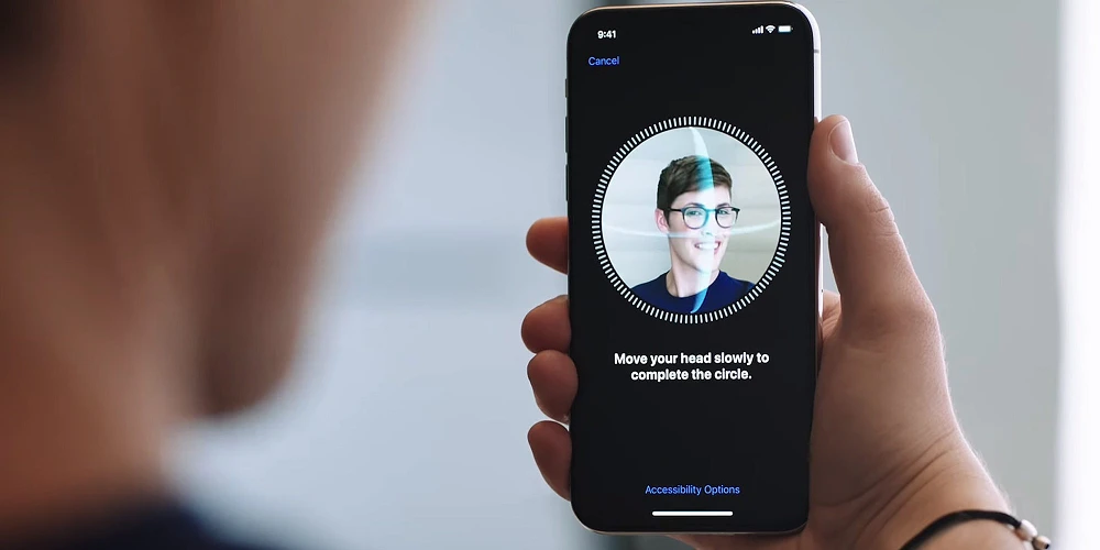 Chuyên gia cảnh báo nguy cơ lộ ảnh khi quét Face ID