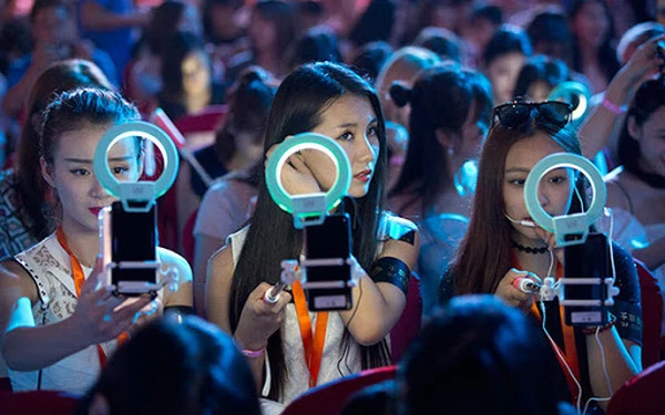 Bong bóng livestream vỡ, streamer thu nhập trăm triệu tháo chạy
