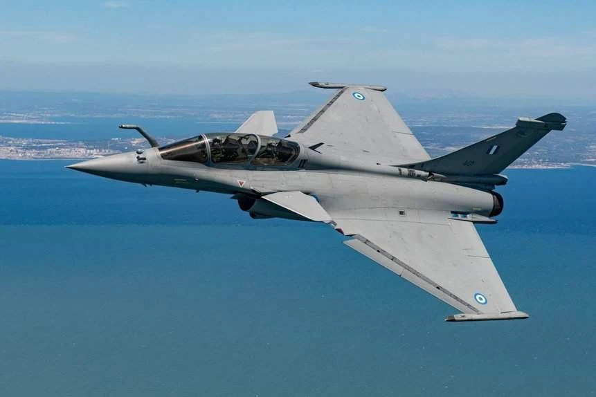 Phát hiện mảnh vỡ gây sốc nghi của xác máy bay Rafale