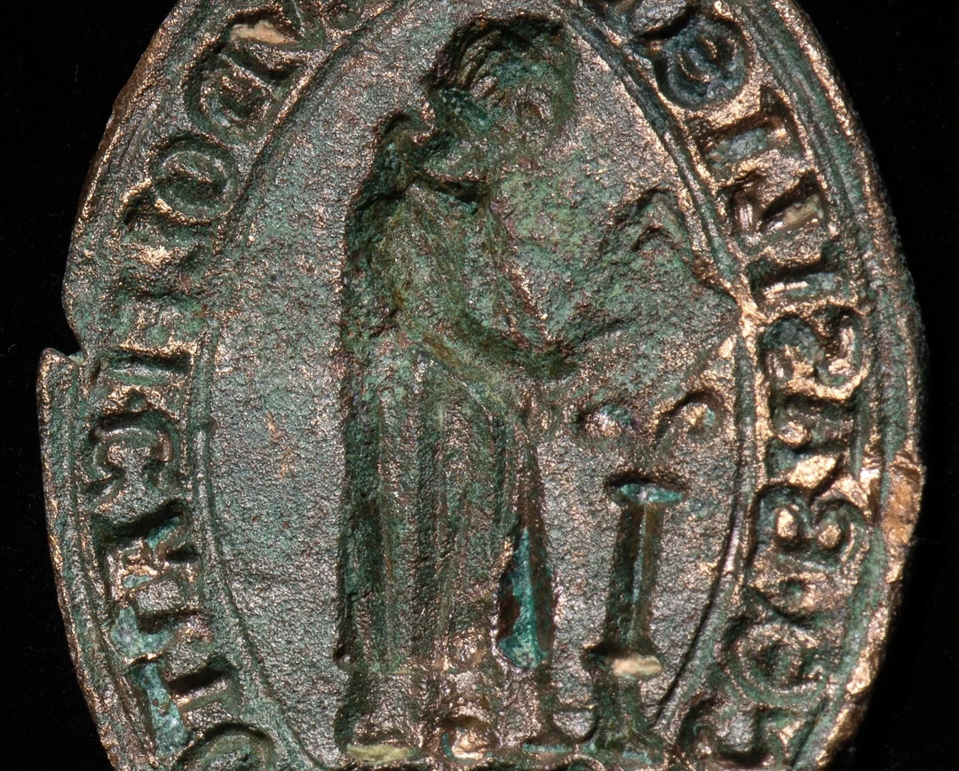Phát hiện con dấu khắc hình ca trưởng thánh lễ thời Trung Cổ