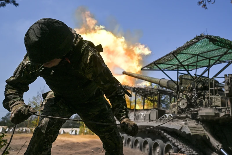 Ukraine đánh lén thành, Nga quyết đánh sập Pokorvsk 