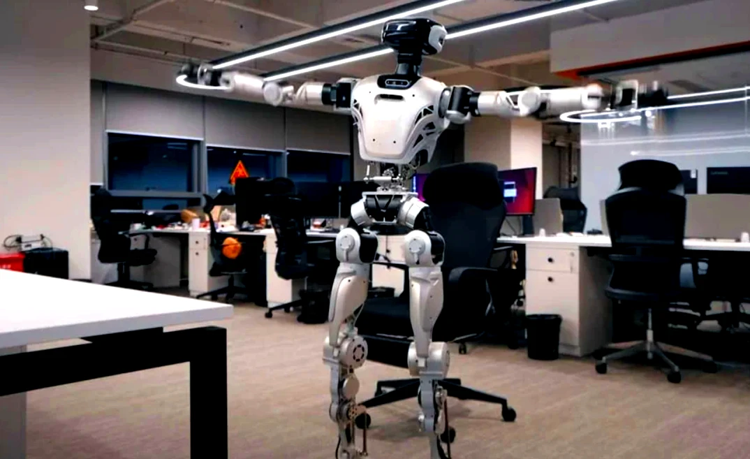Thích thú xem robot Trung Quốc thư giãn cực chill xả stress 
