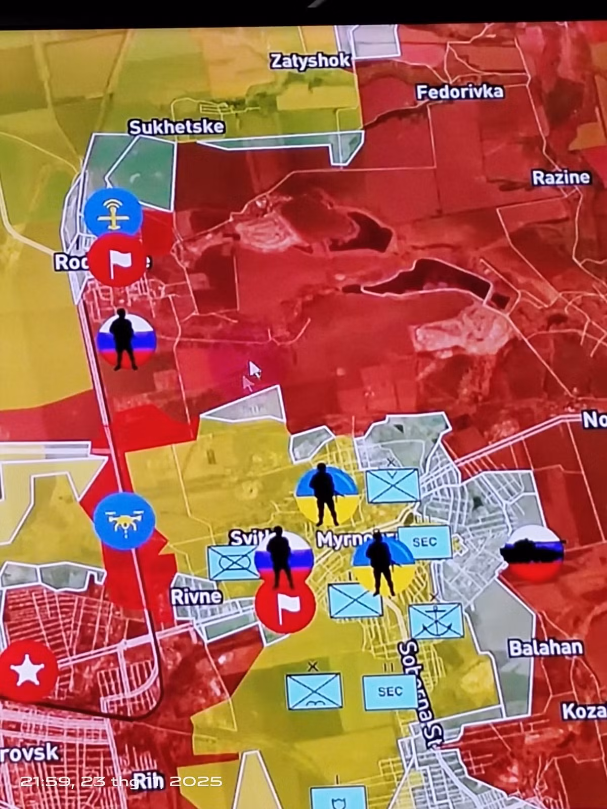 Về số phận của quân Ukraine ở khu đô thị Myrnohrad, vòng vây cuối cùng đã khép lại tại các dải rừng phía tây ngôi làng Rivne. Trên thực tế, một "tọa độ lửa" dành cho AFU được hình thành giữa làng Rivne ở phía tây và Chervonyi Lyman ở phía đông.