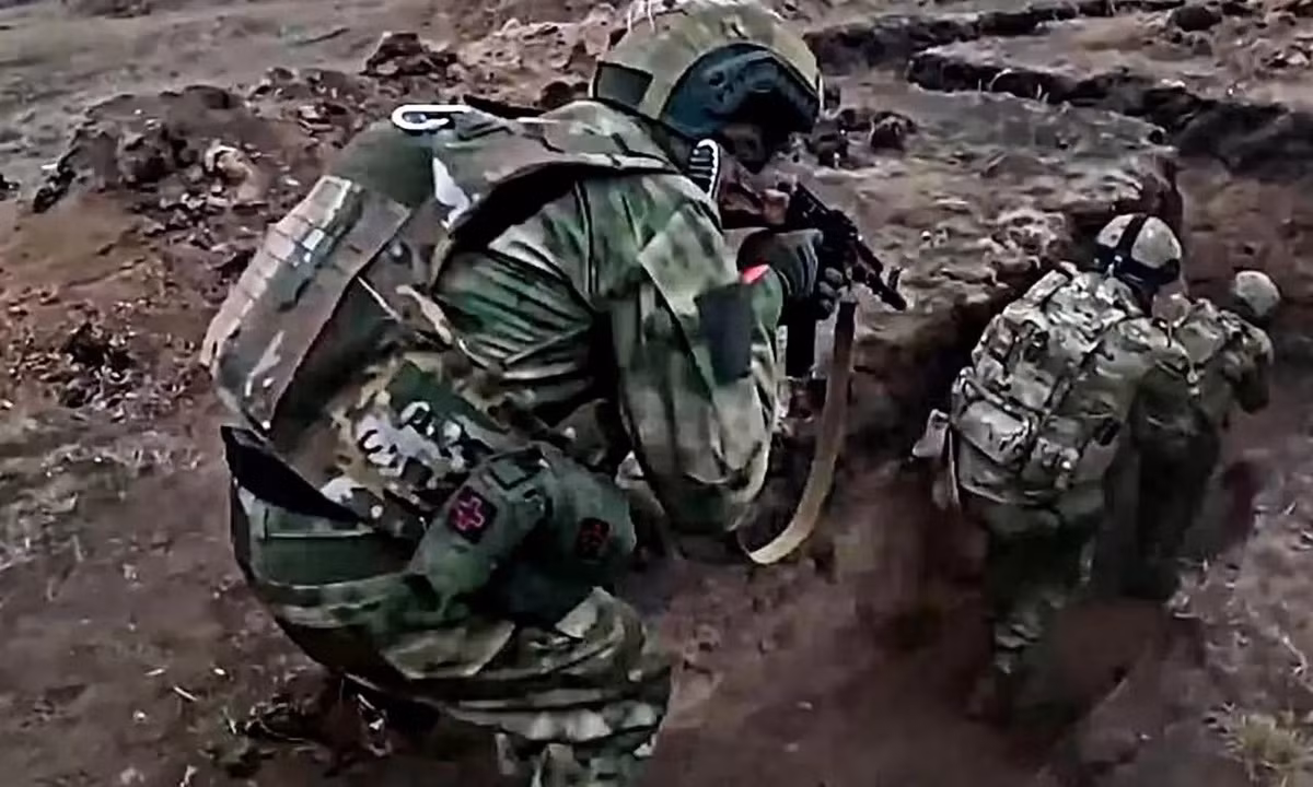 Thông tin đầu tiên về việc quân Nga xâm nhập làng Primorskoye xuất hiện vào những ngày cuối tháng 8, ngay sau khi việc chiếm được ngôi làng Plavni, nằm cạnh hồ Kakhovka được công bố. Tuy nhiên, vẫn chưa có thông tin chính thức nào về việc này, và sẽ không có bất kỳ thông tin nào, vì Bộ Quốc phòng Nga không bình luận về những tin tức