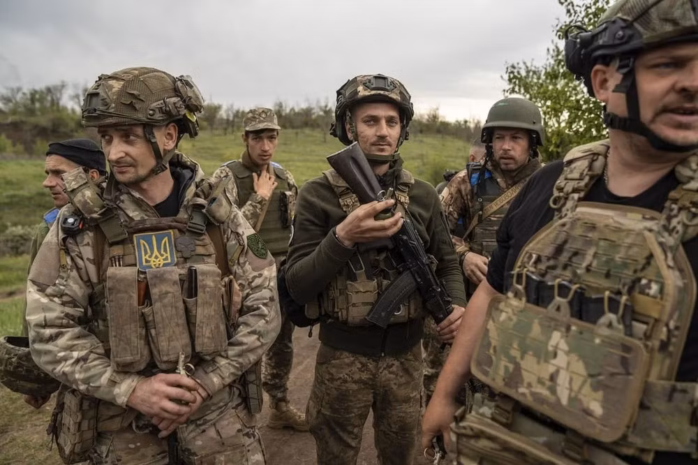 Theo hãng thông tấn Nga TASS đưa tin, tổn thất của Ukraine về cả quân số lẫn vũ khí trang bị đều nghiêm trọng, đến mức ngay cả các chuyên gia Ukraine và lãnh đạo Kiev cũng lo ngại rằng, họ không thể giữ được thành phố.