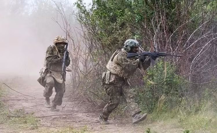 Chiến dịch tiêu diệt cụm quân Ukraine ở phía nam hồ chứa Kleban-Byk, được tiến hành sau một quá trình chuẩn bị dài hơi và công phu. Đánh dấu đầu tiên là việc quân đội Nga (RFAF), kiểm soát được ngôi làng Vodyane vào tháng 4 năm nay.