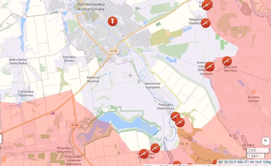 Trong những ngày gần đây, giao tranh ở chiến trường Donetsk, Miền Đông Ukraine vẫn tiếp tục diễn ra ác liệt. Trên hướng mặt trận Konstantinovka, hiện có 3.000 quân Ukraine bị mắc kẹt ở bờ nam hồ chứa Kleban-Byk, đường rút lui bị chặn, nguồn tiếp tế bị cắt đứt, và hỏa lực pháo binh của quân đội Nga (RFAF), đang áp đảo.