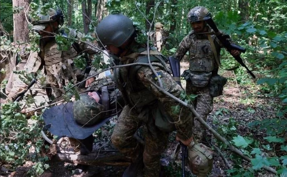 Kênh Rybar của Nga cũng đưa tin, Cụm quân Dnipro RFAF đã chọc thủng được tuyến phòng ngự vững chắc của AFU tại làng Mala Tokmachka, nơi họ đã giữ vững hơn ba năm qua. Trong chiến dịch phản công mùa hè năm 2023 của Ukraine, Mala Tokmachka là đầu cầu, để AFU tấn công vào cửa mở Rabotino.