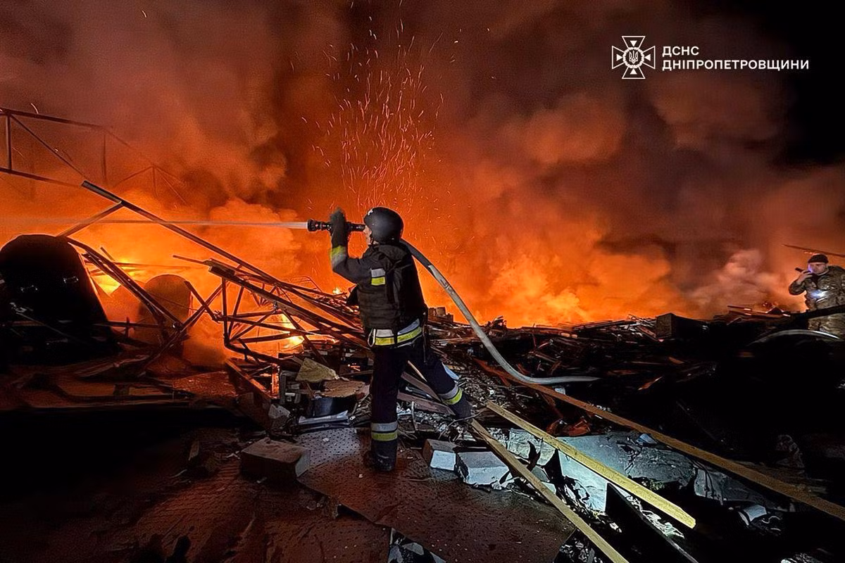 Theo dữ liệu công khai từ Rodion Milosnik, đại sứ lưu động của Bộ Ngoại giao Nga, cho biết chỉ trong một tuần, Quân đội Ukraine (AFU) đã tiến hành 3.500 cuộc tấn công bằng UAV, tên lửa và pháo binh vào cơ sở hạ tầng ở các khu vực Ukraine, do Nga kiểm soát.