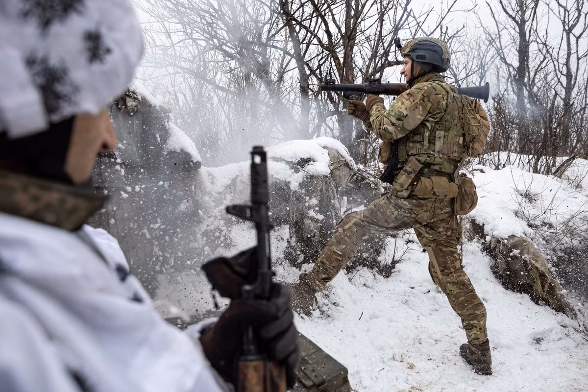 Tình hình trong khu vực vẫn do Ukraine kiểm soát, nhưng RFAF tiếp tục tấn công ở phía bắc Pokrovsk. AFU tiếp tục nhiệm vụ phòng thủ đô thị, cản trở đáng kể bước tiến của lực lượng Nga. Tại một số khu vực, quân Nga đã cố gắng hoạt động theo các tuyến đường chính.