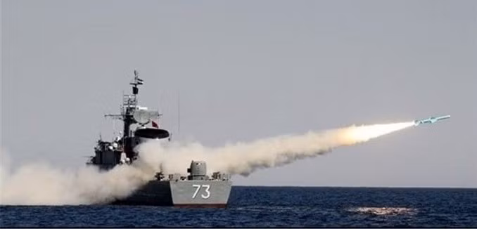 Ngoài ra tại đây còn có những tàu chiến mới nhất do Iran chế tạo, được Hải quân đưa vào biên chế từ năm 2010 đến năm 2021. Bao gồm chín tàu tuần tra trang bị tên lửa chống hạm; ba tàu phóng ngư lôi mới được đóng; và một số tàu phụ trợ khác.