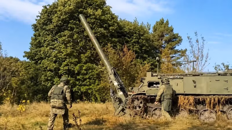 Hiện quân Nga đã cắt đứt đường tiếp viện của lực lượng Ukraine dọc theo đường Levanevskogo và tiếp tục tiến về Druzhkovka. Sau đó, Lữ đoàn chiếm giữ nhà máy Avtosteklo, đồng thời phát động tấn công từ các hướng khác nhau.