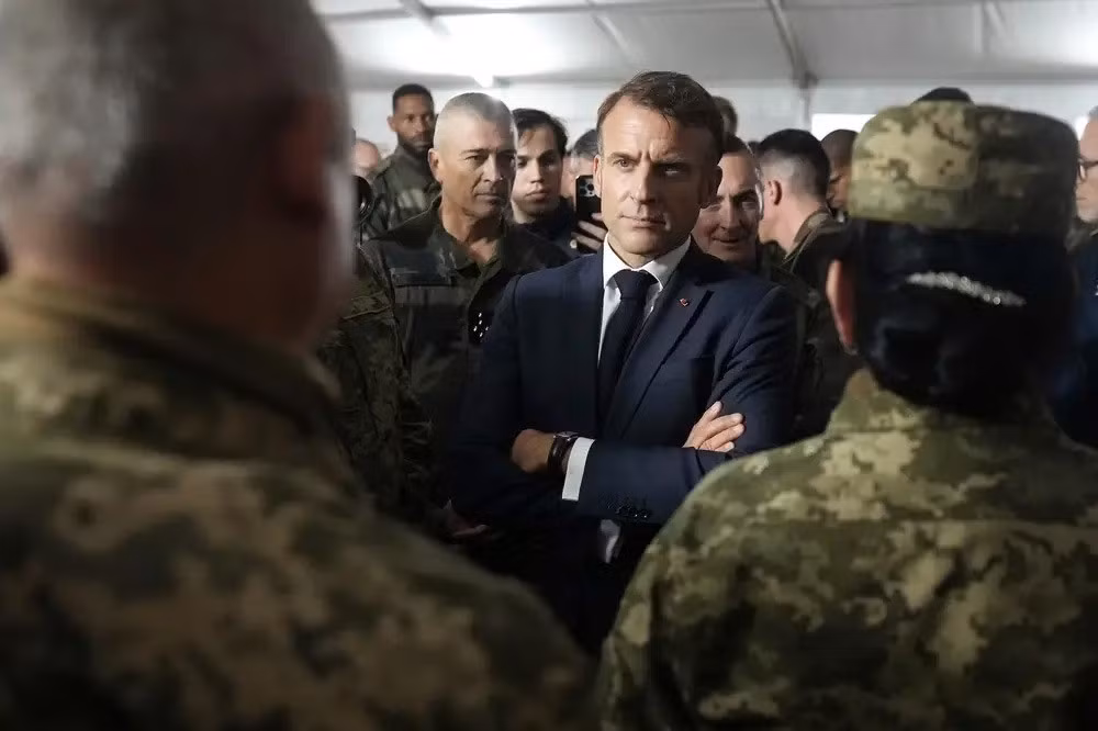 Trong khi đó, các cuộc đàm phán hòa bình Nga-Ukraine được hy vọng lại rơi vào bế tắc, khi Anh Pháp tuyên bố sẵn sàng triển khai quân đội của châu Âu tới Ukraine. Mặc dù các cuộc đàm phán đã nguội lạnh, nhưng châu Âu vẫn chưa từ bỏ ý định gửi quân.