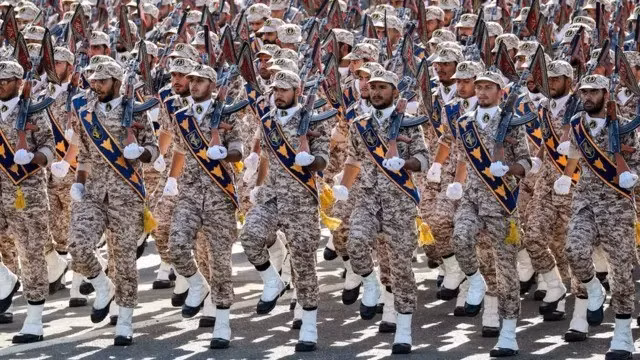 Lực lượng vũ trang hiện tại của Iran có tổng quân số khoảng 1 triệu quân. Theo Bộ Ngoại giao Iran, một triệu quân này dường như đã sẵn sàng chiến đấu. Câu hỏi đặt ra bây giờ, là liệu đội quân triệu người của Iran, có mang đến cho Israel và Mỹ một "bất ngờ lớn" không?