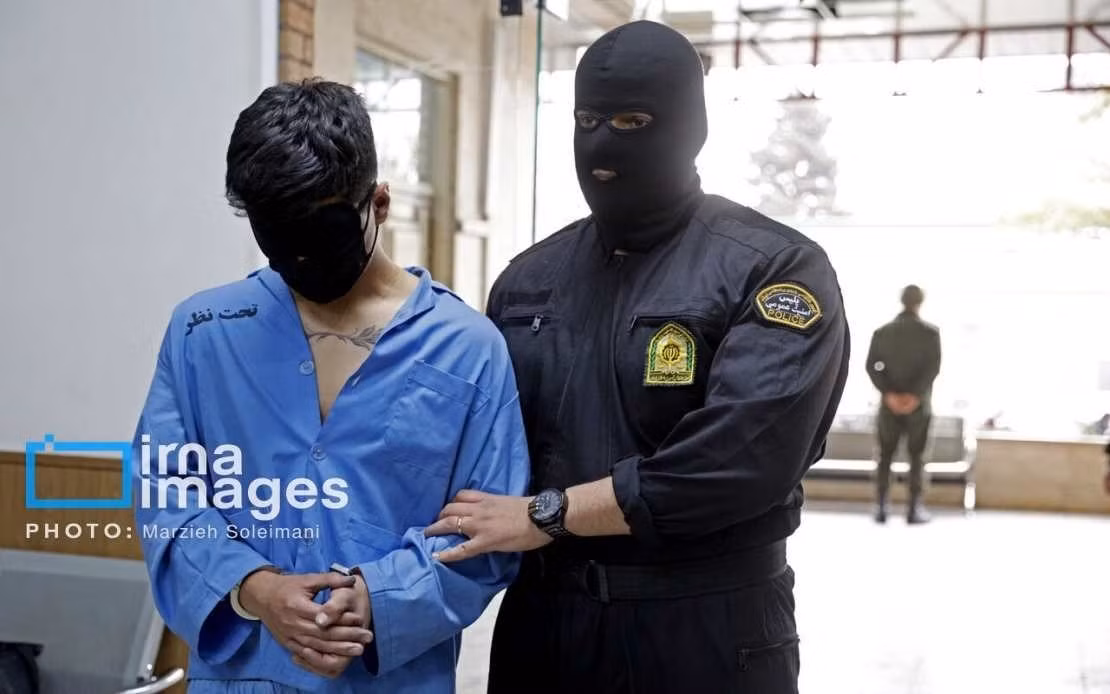 IRGC và lực lượng dân quân Basij đã triển khai lực lượng phòng thủ mạnh mẽ tại khu vực người Kurd và trên biên giới giữa Iran với Pakistan, Iraq và Azerbaijan. Chuẩn tướng Karami, chỉ huy lực lượng bộ binh của IRGC, đã chỉ huy một cuộc truy lùng quy mô lớn tại các tỉnh Kermanshah, Isfahan, Khuzestan, Fars, Lorestan và Tehran của Iran.