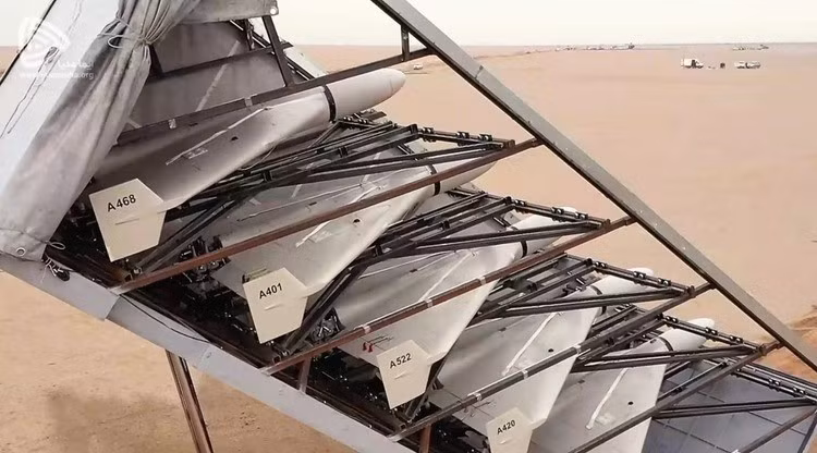 Kovalenko giải thích rằng. phương pháp phóng này, giúp UAV Shahed-136 tăng thêm gia tốc và lực đẩy, đồng thời tiết kiệm nhiên liệu. Hơn nữa, có thể phóng UAV Shahed-136 khi ô tô đang di chuyển từ hầu hết mọi tuyến đường, mà không bị giới hạn ở một số địa điểm (khu vực) thường xuyên phóng UAV mà Ukraine đã biết.