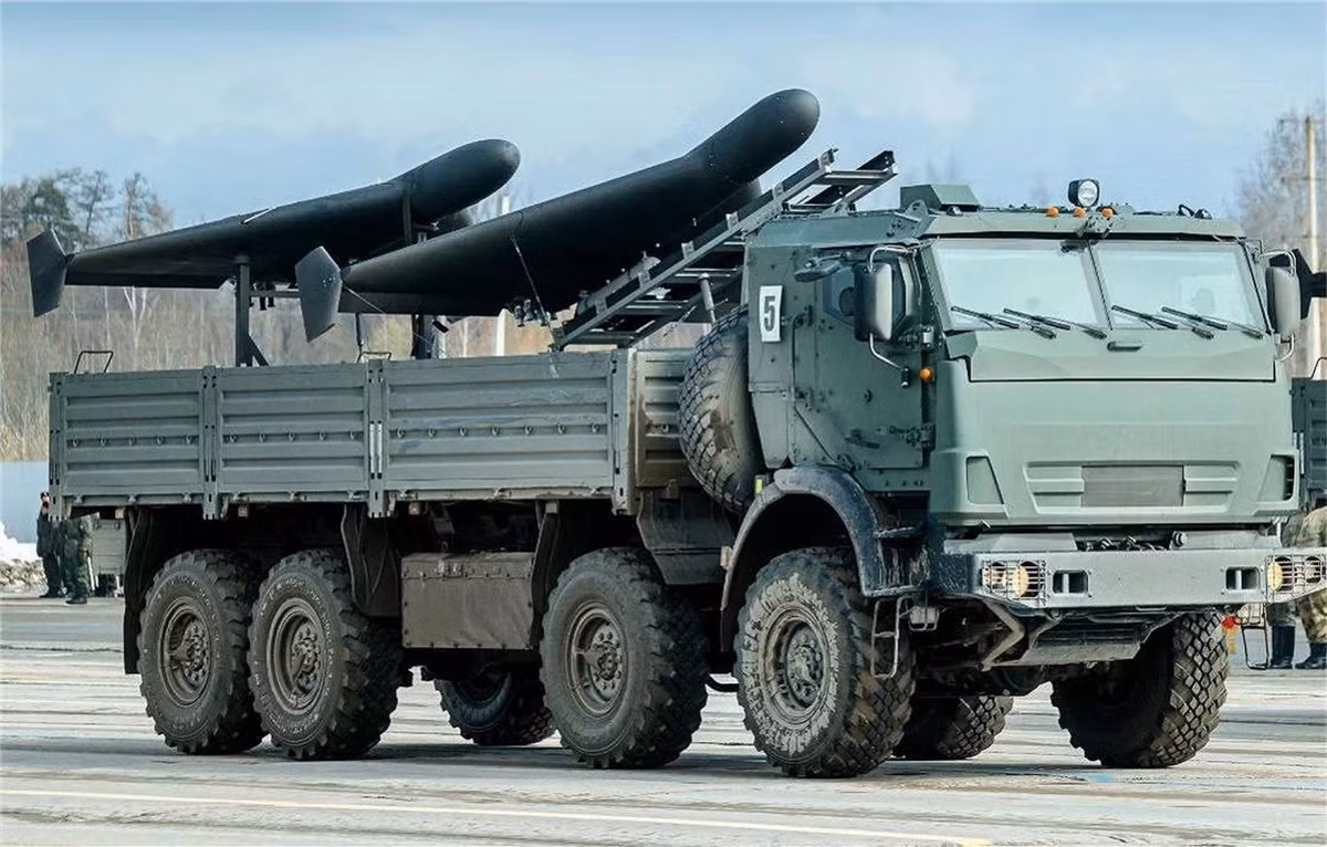 Tình báo Ukraine ghi nhận sự xuất hiện của các công trường xây dựng lớn mới ở phía nam khu phức hợp, và việc tăng cường lực lượng phòng không cũng đã được thực hiện. Việc mở rộng năng lực sản xuất UAV tấn công được thúc đẩy bởi nhu cầu sản xuất hàng loạt các UAV phản lực Geran-4 và Geran-5.