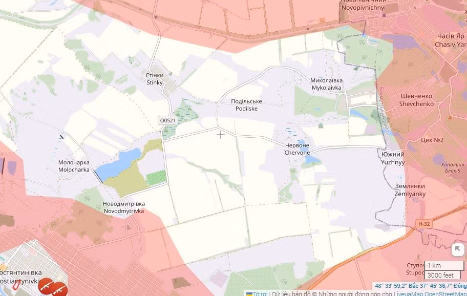 Khu vực đông bắc thành phố Konstantinovka, quân Nga cũng thành công trong việc quét sạch quân Ukraine còn bám trụ tại các khu dân cư còn lại ở Molocharka và Novodmytrivka. Giao tranh đang chuyển hướng về phía Stinky; có thể quân Nga sắp “đóng” vòng vây tại đây.