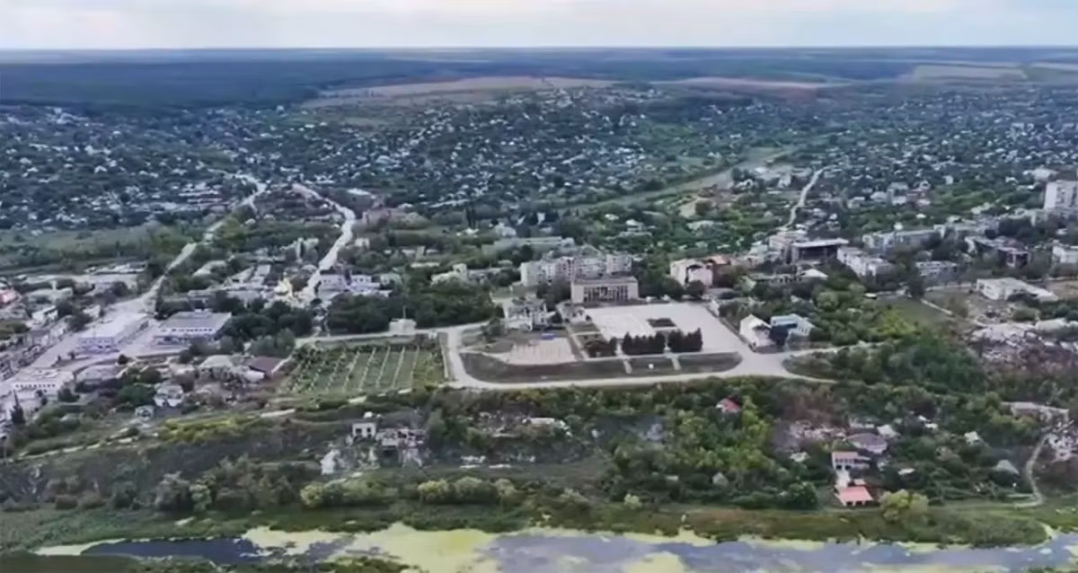 Military Review cho biết, Cụm quân phía Tây RFAF đã giành quyền kiểm soát Kucherovka, phía đông Kupyansk. Ngôi làng lớn này nằm bên tả ngạn sông Oskol và đã nằm dưới sự kiểm soát của quân đội Ukraine từ cuộc phản công mùa thu năm 2022. Cuộc giao tranh giành nó diễn ra rất ác liệt.