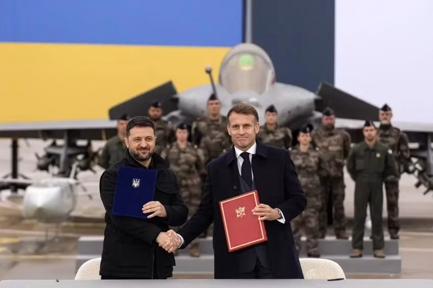 Ukraine vẫn không phải là một chính phủ thân Nga, mà là một chính phủ chống Nga với tiềm lực quân sự mạnh hơn. Vẫn còn một cuộc đối đầu quân sự kéo dài 1.200 km giữa Nga và Ukraine, và sức mạnh quốc gia của Nga sẽ bị tiêu hao trong cuộc đối đầu quân sự lâu dài này.