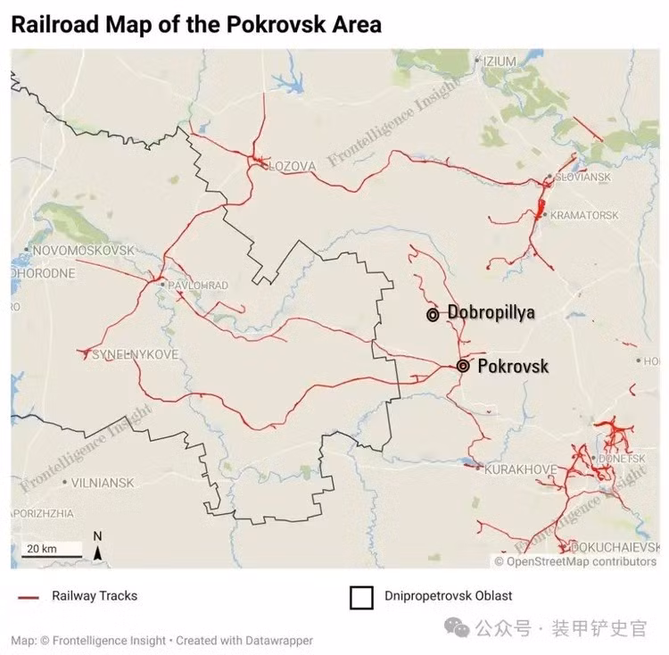 Thành phố Pokrovsk nằm ở phía tây bắc Avdiivka, cách đó khoảng 45 km. Tuyến phòng thủ của quân đội Ukraine ở phía tây Avdiivka tương đối yếu, tạo cơ hội cho quân Nga tấn công từ hướng này. Trước chiến tranh, dân số của Pokrovsk khoảng 60.000 người và là một thành phố tương đối sầm uất ở Donetsk.