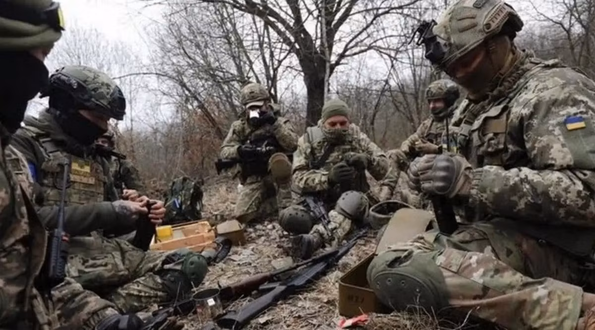 Lực lượng Ukraine vẫn chưa thừa nhận việc mất Zaliznychne, nhưng đó là vấn đề của họ. Theo các quân nhân Ukraine, UAV FPV của Nga đã "gây áp lực mạnh mẽ" cho họ đêm qua, đẩy lùi các đơn vị cuối cùng khỏi vùng ngoại ô phía tây nam của ngôi làng.