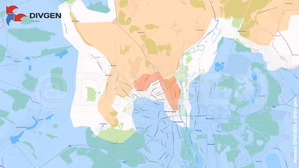 Trong khi đó, thông tin từ hướng Kupyansk đang lan truyền rằng, các quân Nga đã cắt đứt đường Kharkivska ở phía tây nam Kupyansk. Con đường này gần đây đã trở thành tuyến đường tiếp tế chính của địch cho lực lượng AFU đồn trú ở Kupyansk. Giờ đây, quân Ukraine đang cố gắng chuyển hướng tiếp tế qua các cánh đồng phía nam rừng Mali Rivny.