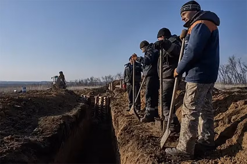 Nếu quân đội Ukraine không thể giữ được Zaporozhye, họ sẽ buộc phải phòng thủ thành phố và cố gắng ngăn chặn quân đội Nga tiến đến Dnipropetrovsk. Hiện ở hướng nam Zaporozhye, RFAF đã tiến cách thành phố 20 km.