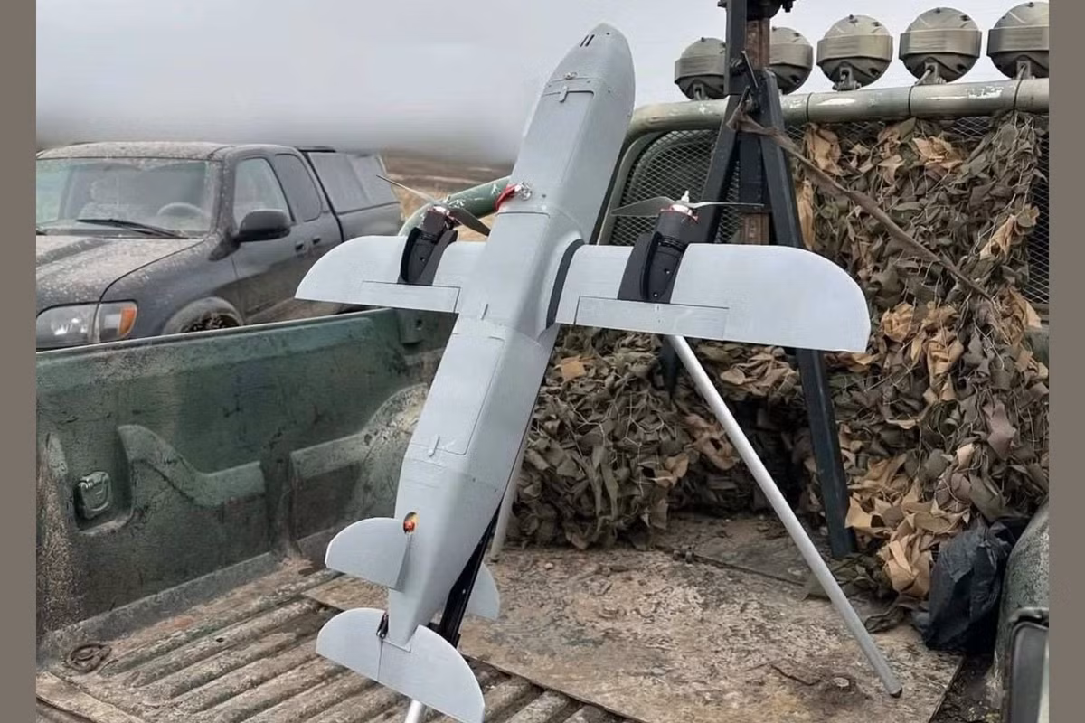 Một phương pháp khác để đánh chặn bom lượn UMPK của Nga, đó là sử dụng UAV đánh chặn tự động Tytan, có thể ngăn chặn bom lượn bằng một cuộc tấn công động học. Đây là sản phẩm do công ty Tytan Technology của Đức phát triển, được trang bị thị giác máy và AI. Tốc độ của UAV là khoảng 250 km/h với tầm hoạt động 15 km. Khối lượng của thuốc nổ là 1 kg.