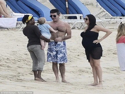 Simon Cowell hạnh phúc sắp làm cha ở tuổi 54