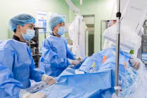 BVĐK Phương Đông can thiệp thành công cho một nam bệnh nhân Trung Quốc bị nhồi máu cơ tim cấp