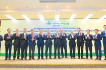 Petrovietnam/PV GAS ký kết và trao văn kiện Dự án phát triển mỏ Nam Du–U Minh