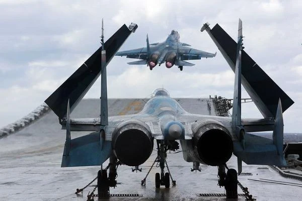 Nga có thể có Su-57 tiêm kích hạm trước khi có tàu sân bay!