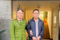 Bắt kẻ trốn truy nã 16 năm về tội lạm dụng tín nhiệm chiếm đoạt tài sản