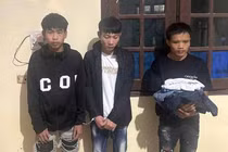 Khởi tố, bắt tạm giam 3 đối tượng cướp tài sản, xâm hại 2 cô gái