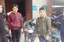Bắt hai thiếu niên dùng hung khí cướp xe máy trên cao tốc ở Bắc Ninh
