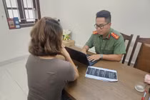 Đăng tin bịa đặt Bệnh viện Bạch Mai đối xử tệ với bác sĩ, người phụ nữ bị phạt