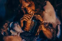 Ngoài thịt, người Neanderthal có ăn thứ gì khác không?