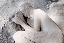Bí ẩn thi hài người đàn ông ở Pompeii mang theo bộ dụng cụ y tế