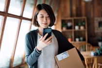 Điểm mặt 4 thói quen “ngốn tiền” khiến người lương cao vẫn nghèo đi