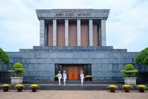 Các “địa chỉ đỏ” gắn với Chủ tịch Hồ Chí Minh hút khách dịp tháng 5
