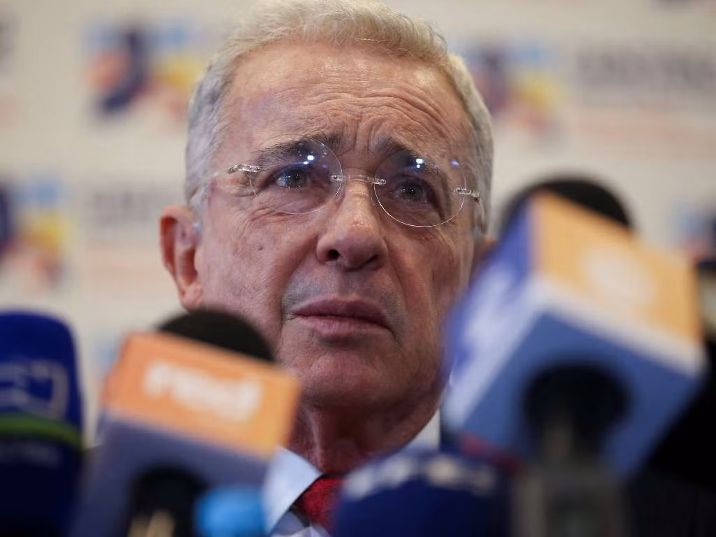Đối với phán quyết của tòa án hôm 1/8, cựu Tổng thống Colombia Alvaro Uribe không nhận tội, phủ nhận mọi hành vi sai trái. Luật sư bào chữa của ông tuyên bố sẽ kháng cáo. Ảnh: UN.