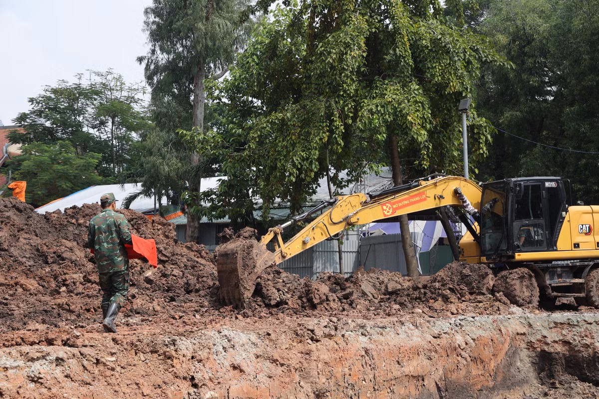 Tính từ ngày 23/6 đến hết ngày 31/10/2026, các lực lượng đã phát hiện, quy tập tổng cộng 879 hài cốt liệt sĩ tại Công viên Lê Thị Riêng.