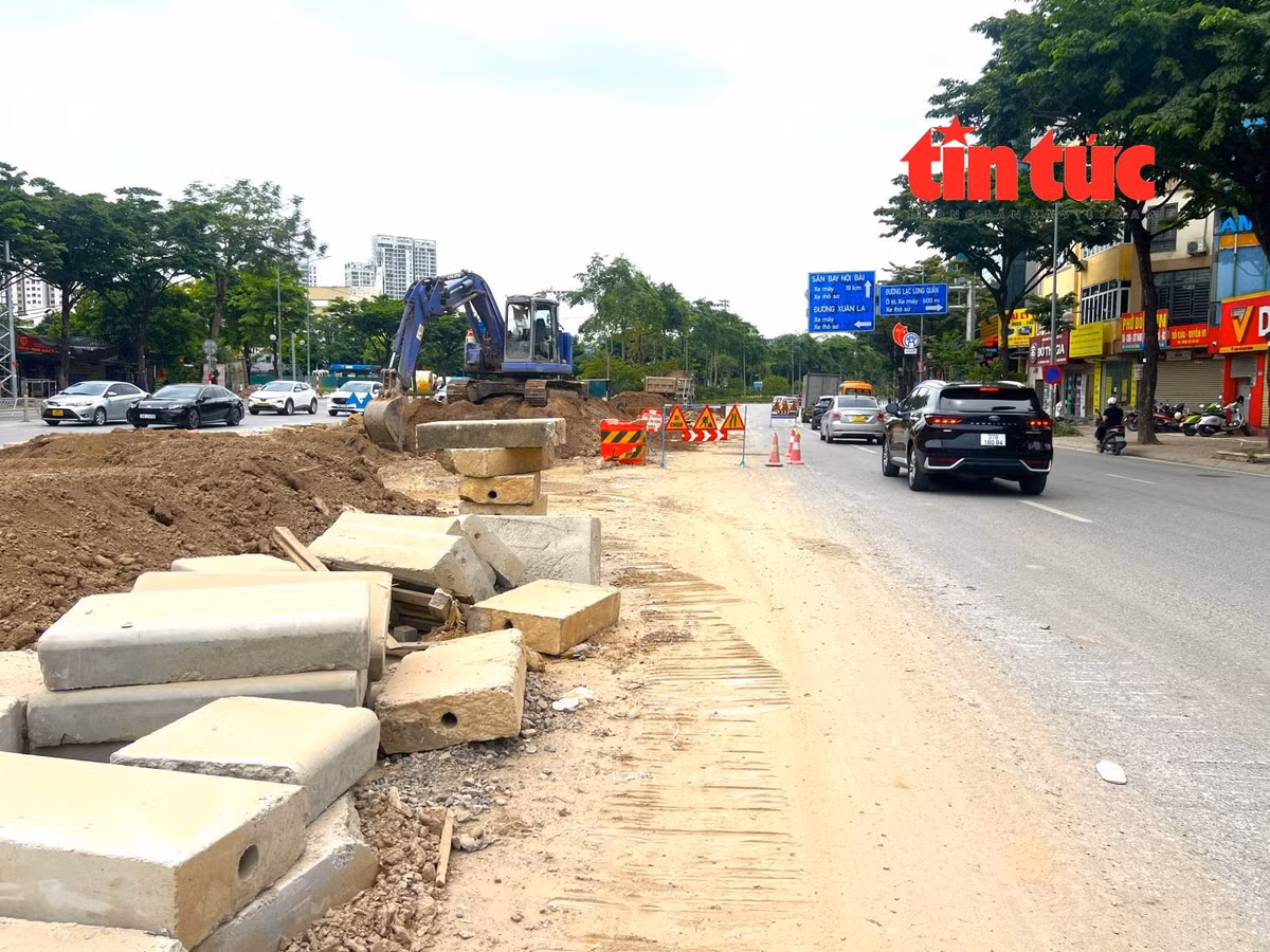 Tại khu vực nút giao Võ Chí Công - Hoàng Minh Thảo, đơn vị thi công đang đẩy nhanh hoàn thiện các hạng mục ngầm để hoàn trả mặt bằng.