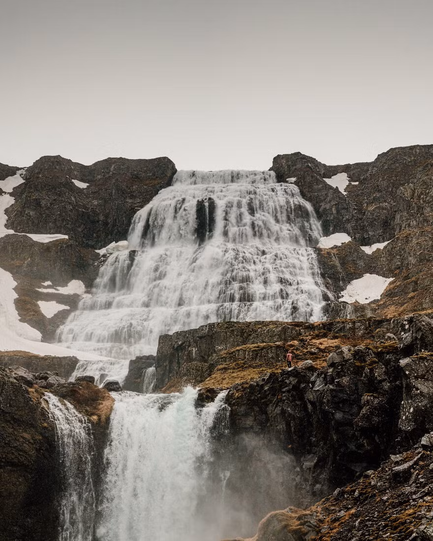 Dynjandi cao 100 mét, là thác nước lớn nhất ở Westfjords.