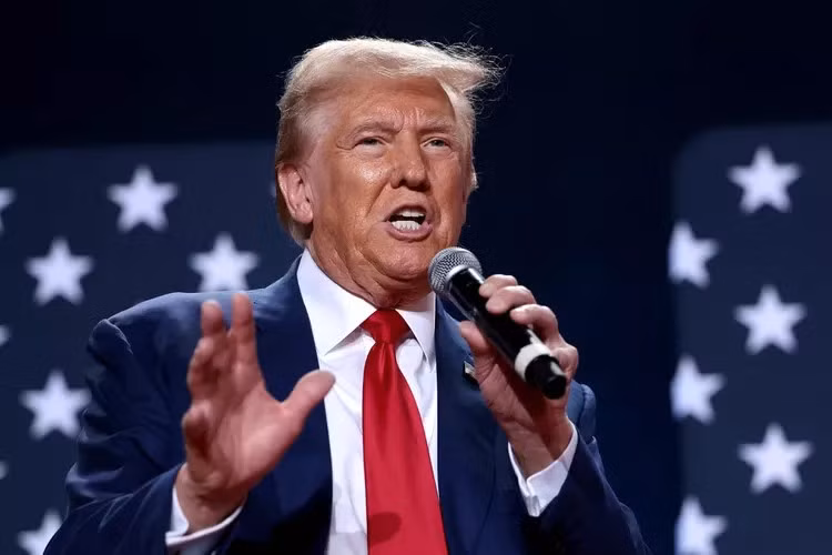 Tổng thống Mỹ Donald Trump cho rằng giới chức Los Angeles phải chịu trách nhiệm cho các cuộc biểu tình bạo lực tại thành phố này những ngày qua. Ảnh: Investopedia.