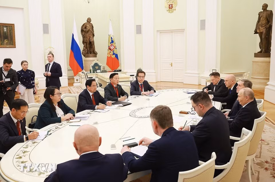 Thủ tướng Phạm Minh Chính hội kiến Tổng thống Nga Vladimir Putin. Ảnh: Dương Giang/TTXVN.