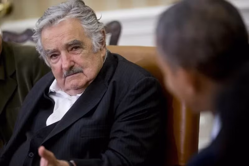 Năm 1995, ông Mujica được bầu vào Quốc hội, trở thành Thượng nghị sĩ vào năm 2000 và giữ chức Bộ trưởng Nông nghiệp trong Chính phủ cánh tả đầu tiên của Uruguay. Ảnh: UPI.